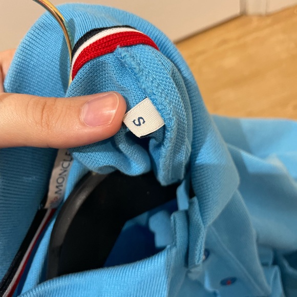 Moncler 3-button polo with striped sky blue trim - Picture 12 of 12